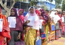 مسلم آبادی نشانے پر؟ 60 لاکھ زیرِ غور ناموں میں سے 24 لاکھ کا تعلق تین مسلم اکثریتی اضلاع سے